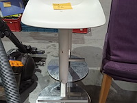 Lot 56 - barkruk. 2 stuks - afbeelding 1 van  3