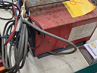 Lot 56 - batterij lader en aircompressor 12v - afbeelding 2 van  5