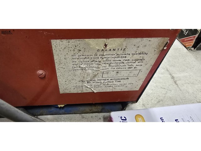 Lot 56 - batterij lader en aircompressor 12v - afbeelding 3 van  5