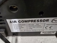 Lot 56 - batterij lader en aircompressor 12v - afbeelding 4 van  5