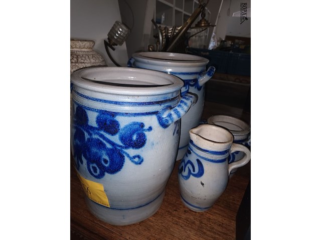 Lot 56 - boterpotten, kruik en vaas. 6 stuks - afbeelding 2 van  4