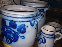 Lot 56 - boterpotten, kruik en vaas. 6 stuks - afbeelding 2 van  4