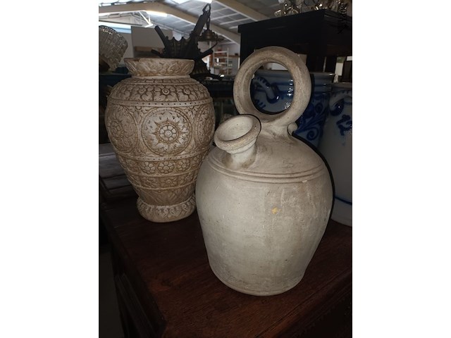 Lot 56 - boterpotten, kruik en vaas. 6 stuks - afbeelding 3 van  4