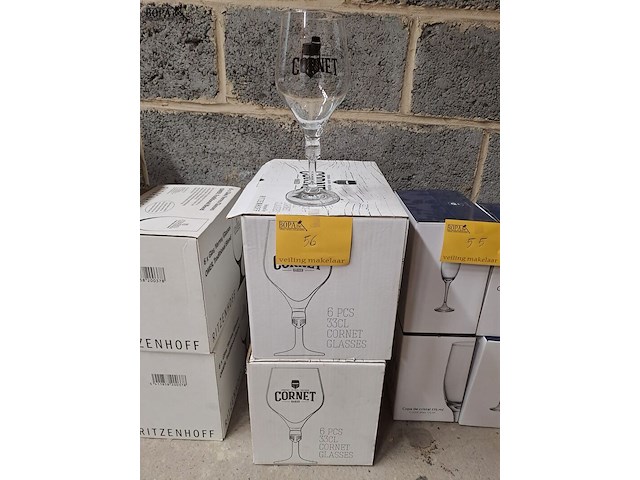 Lot 56 - cornet glazen - afbeelding 1 van  1