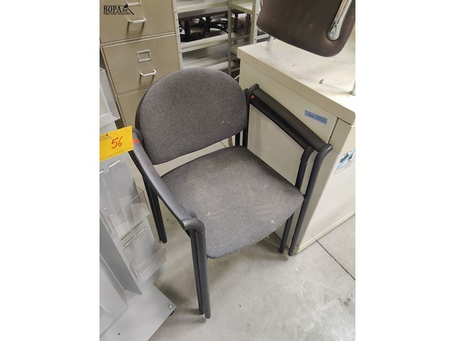 Lot 56 - folderrek en 2 stoelen - afbeelding 2 van  4