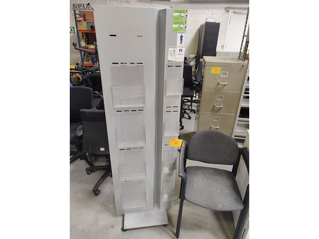 Lot 56 - folderrek en 2 stoelen - afbeelding 3 van  4