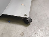 Lot 56 - folderrek en 2 stoelen - afbeelding 4 van  4