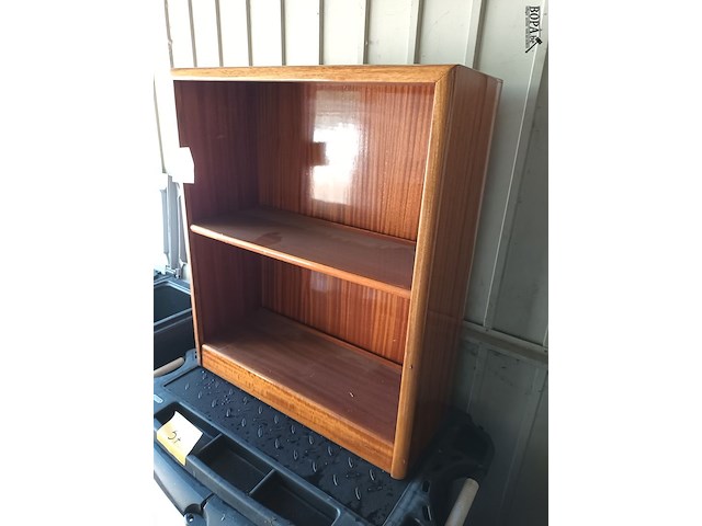 Lot 56 - houten open kastje - afbeelding 2 van  2