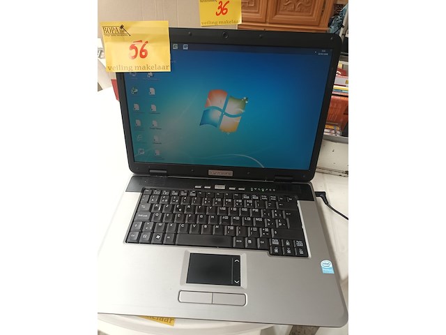 Lot 56 - medion laptop - afbeelding 1 van  4