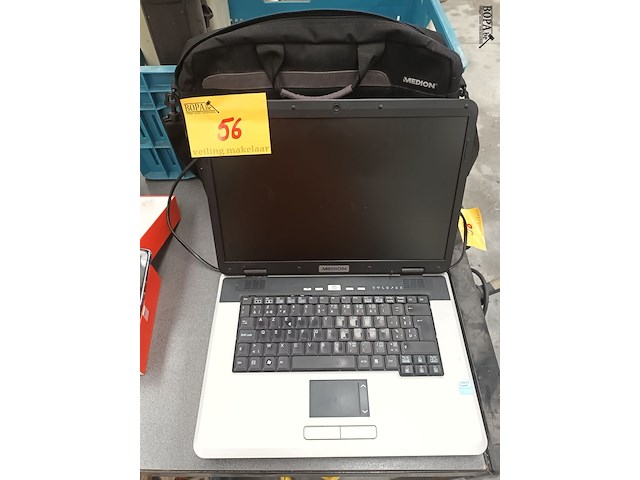 Lot 56 - medion laptop - afbeelding 3 van  4