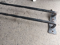 Lot 56 - metalen balustrade. 2 stuks - afbeelding 2 van  2