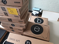 Lot 56 - neon letters en transfo’s - afbeelding 4 van  7