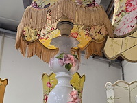 Lot 56 - porseleinen tafellampen 2 stuks - afbeelding 2 van  3