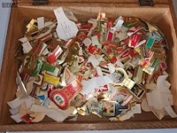 Lot 56 - sigarenbandjes. 1 doos - afbeelding 2 van  3