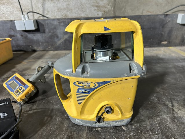 Lot 56 - spectra precision laser gl 720 - afbeelding 2 van  7