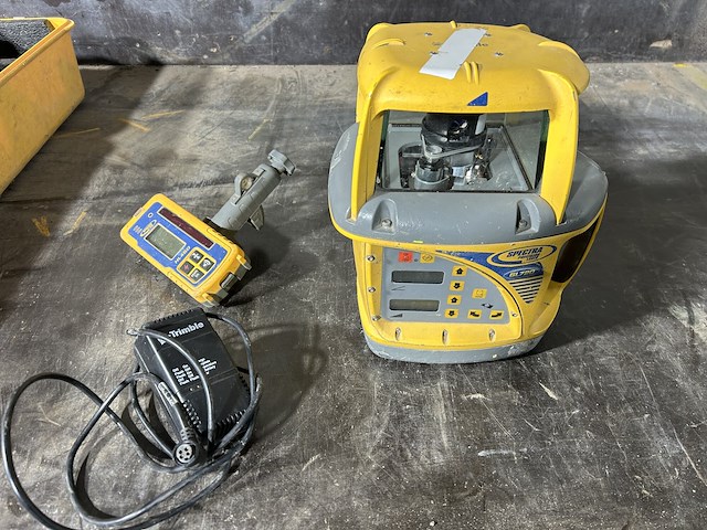 Lot 56 - spectra precision laser gl 720 - afbeelding 3 van  7