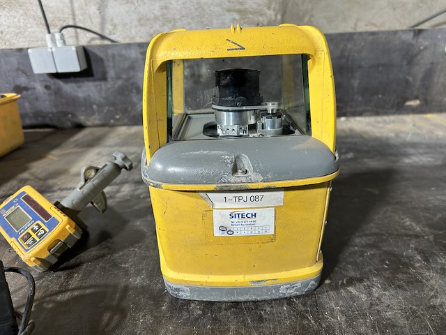 Lot 56 - spectra precision laser gl 720 - afbeelding 4 van  7