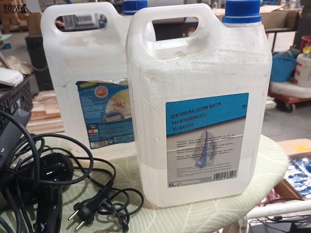 Lot 56 - strijkplank en persoonlijke verzorging - afbeelding 2 van  6