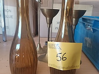 Lot 56 - vazen en kaarsenhouders. 7 stuks - afbeelding 1 van  3