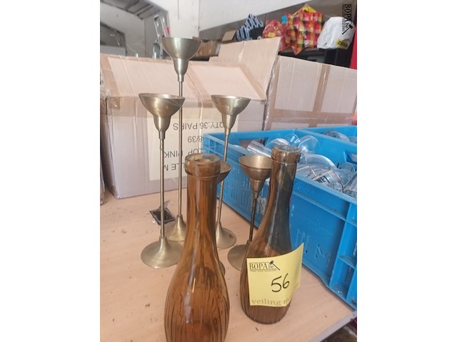 Lot 56 - vazen en kaarsenhouders. 7 stuks - afbeelding 2 van  3