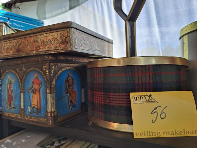 Lot 56 - vintage blikken dozen - afbeelding 3 van  3