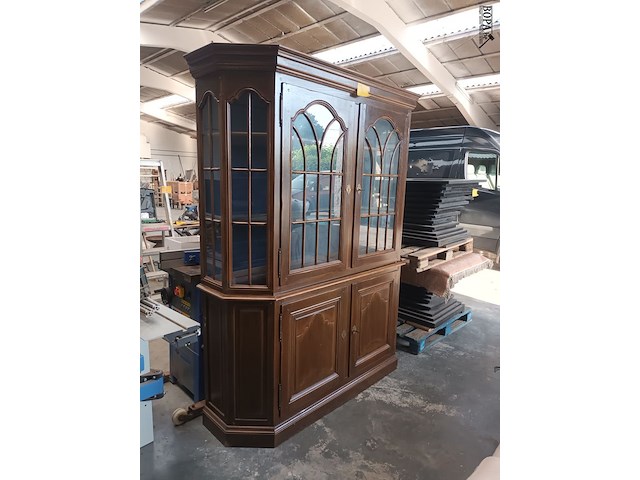 Lot 56 - vitrine wandkast - afbeelding 1 van  4
