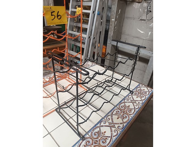 Lot 56 - wijnrekje. 2 stuks - afbeelding 2 van  4