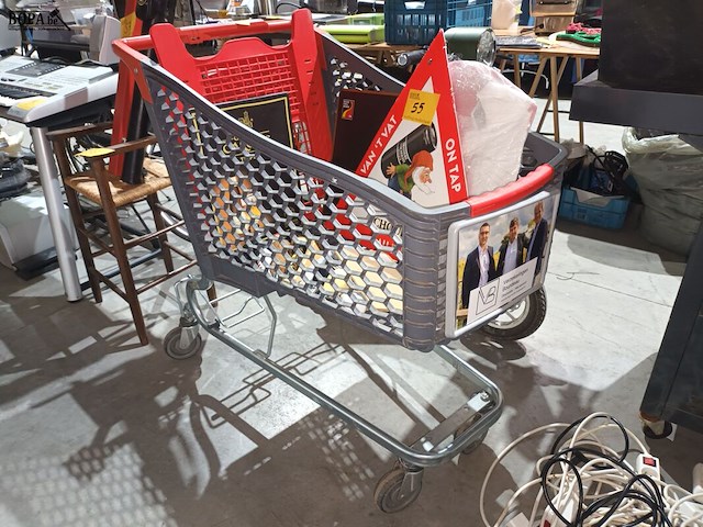 Lot 56 - winkelkar - afbeelding 1 van  3