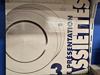 Lot 56 - zilverkleurige onderzetborden en presentatie borden - afbeelding 2 van  3