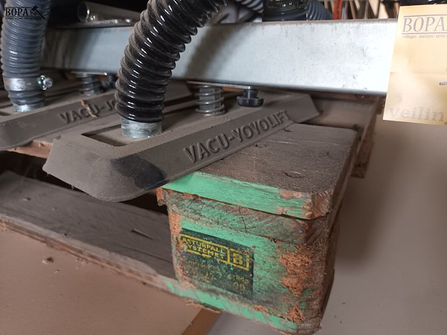 Lot 560 - vacuümheffers vacu-yoyolift - afbeelding 2 van  3