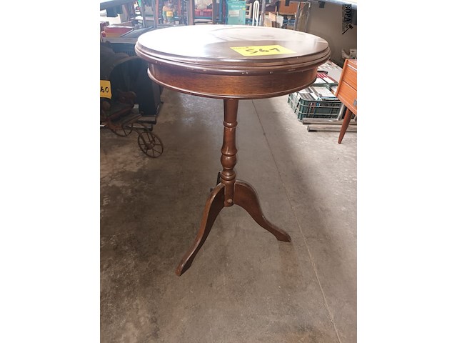 Lot 561 - rond bijzettafeltje - afbeelding 2 van  3