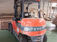Lot 563 - elektrische heftruck toyota - afbeelding 2 van  6