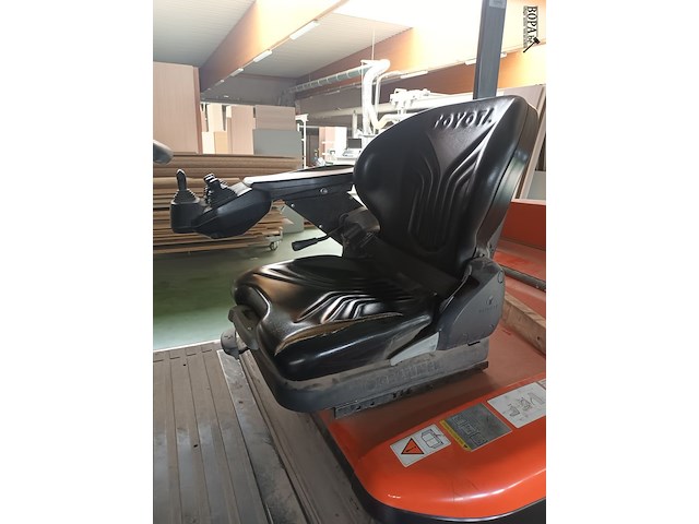 Lot 563 - elektrische heftruck toyota - afbeelding 4 van  6