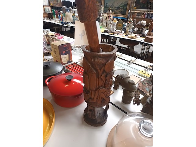 Lot 564 - afrikaanse vijzel met stamper - afbeelding 3 van  4