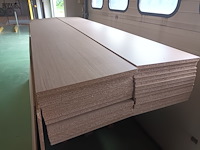 Lot 564 - melamine panelen - afbeelding 2 van  4