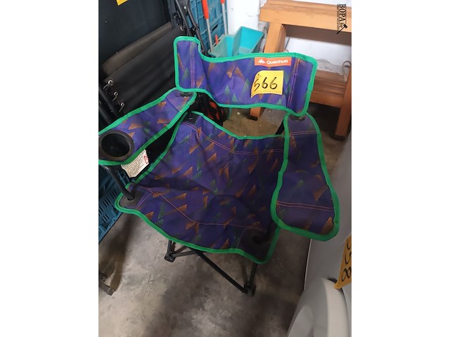 Lot 566 - plooistoel quechua - afbeelding 1 van  3