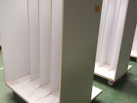 Lot 567 - transportkar. 2 stuks - afbeelding 1 van  2