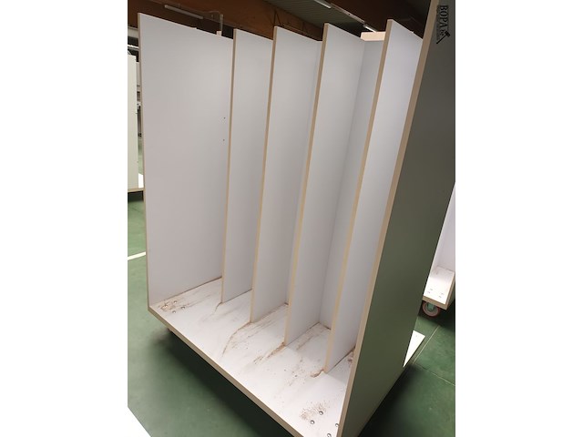 Lot 567 - transportkar. 2 stuks - afbeelding 2 van  2