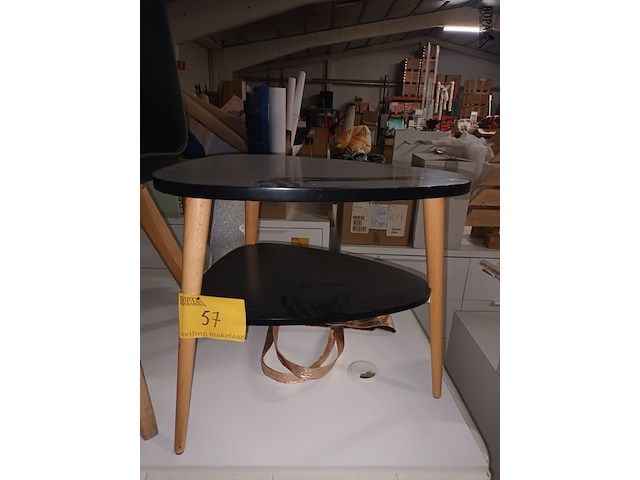 Lot 57 - bijzettafeltje - afbeelding 1 van  2