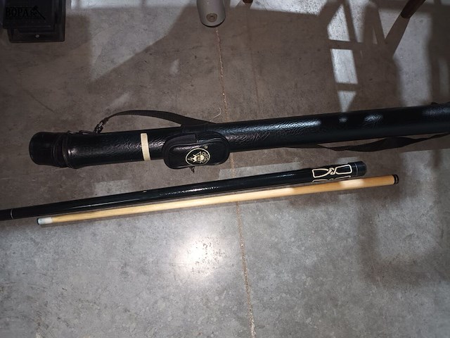 Lot 57 - biljart keu in koker. 2 stuks - afbeelding 2 van  3