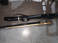 Lot 57 - biljart keu in koker. 2 stuks - afbeelding 2 van  3