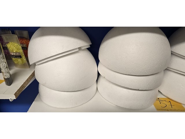 Lot 57 - halve isomobollen 12 stuks - afbeelding 2 van  3