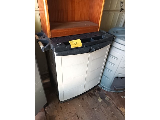 Lot 57 - keter pvc materiaalkar - afbeelding 1 van  4