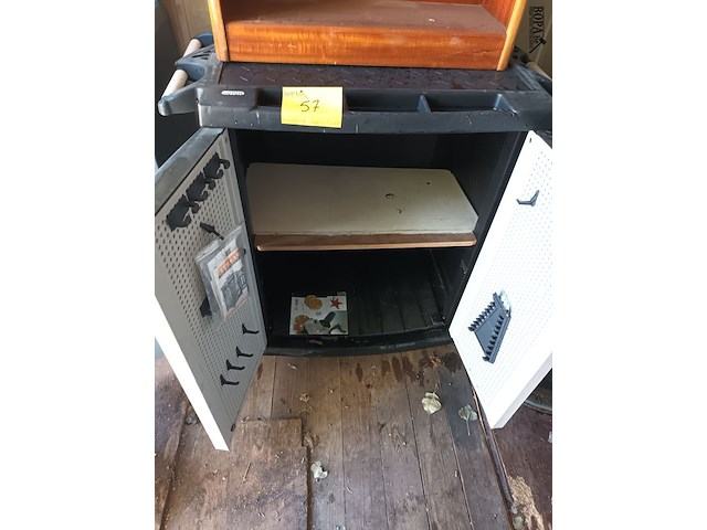 Lot 57 - keter pvc materiaalkar - afbeelding 2 van  4