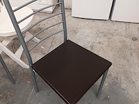 Lot 57 - metalen keukenstoel. 4 stuks - afbeelding 2 van  3