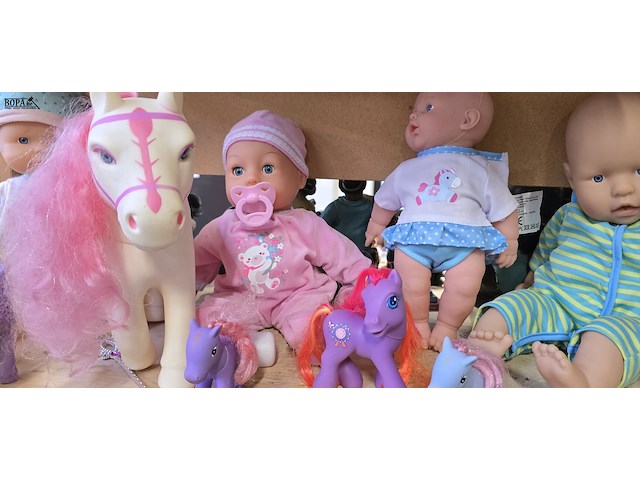 Lot 57 - my little pony en poppen - afbeelding 3 van  4