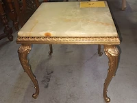 Lot 57 - onyx tafeltje