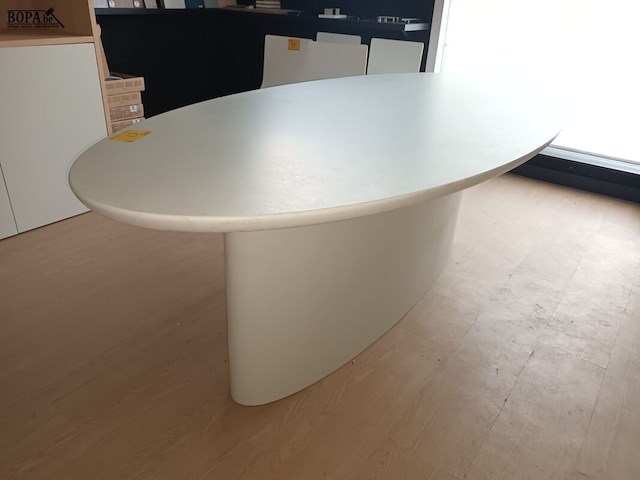 Lot 57 - ovalen vergadertafel - afbeelding 3 van  5