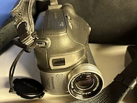 Lot 57 - panasonic video camera met draagtas - afbeelding 2 van  5