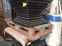 Lot 57 - plantenbak. 2 stuks - afbeelding 1 van  3